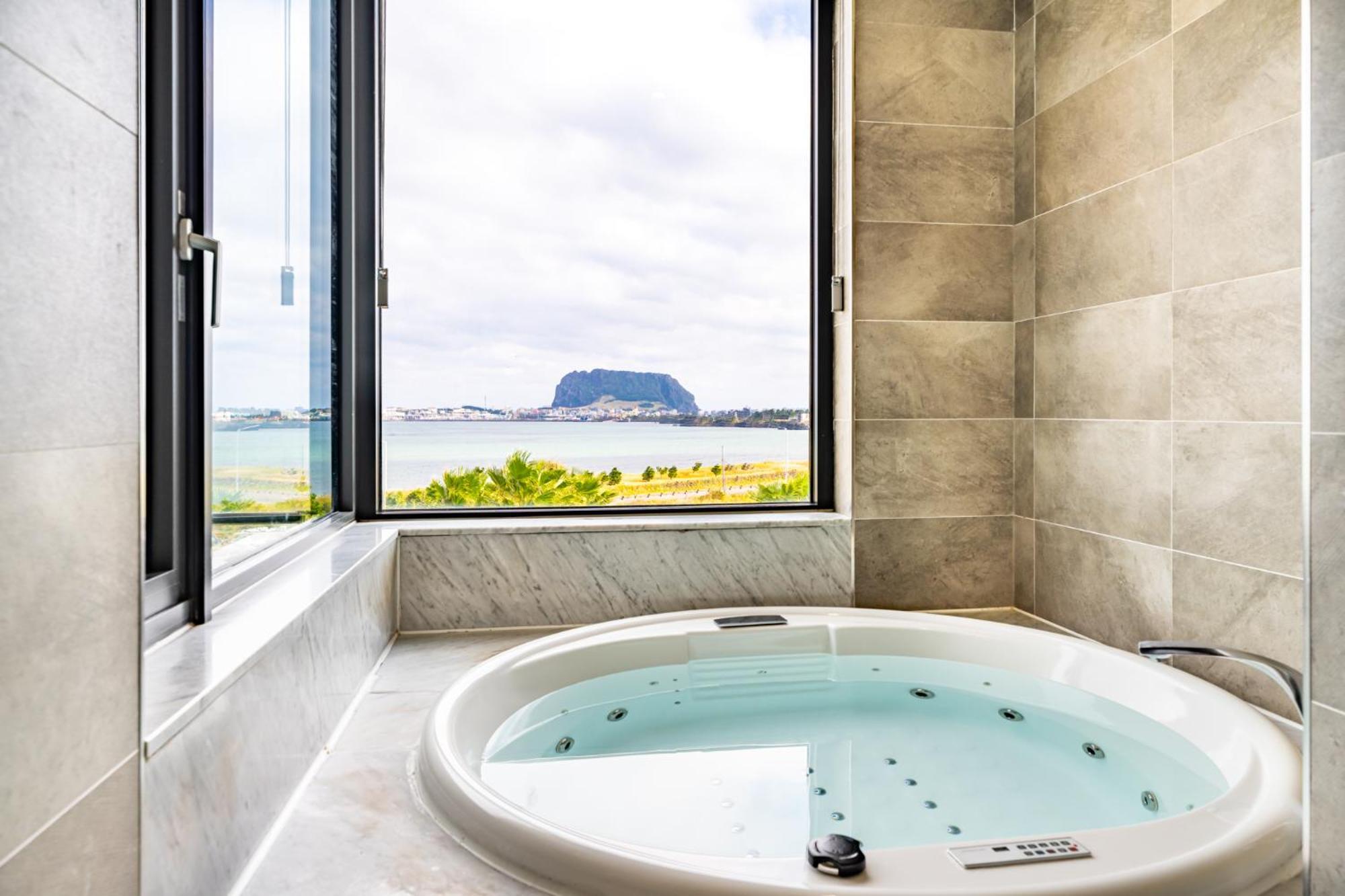 Jeju Attirance Hotel & Poolvilla Seogwipo Esterno foto