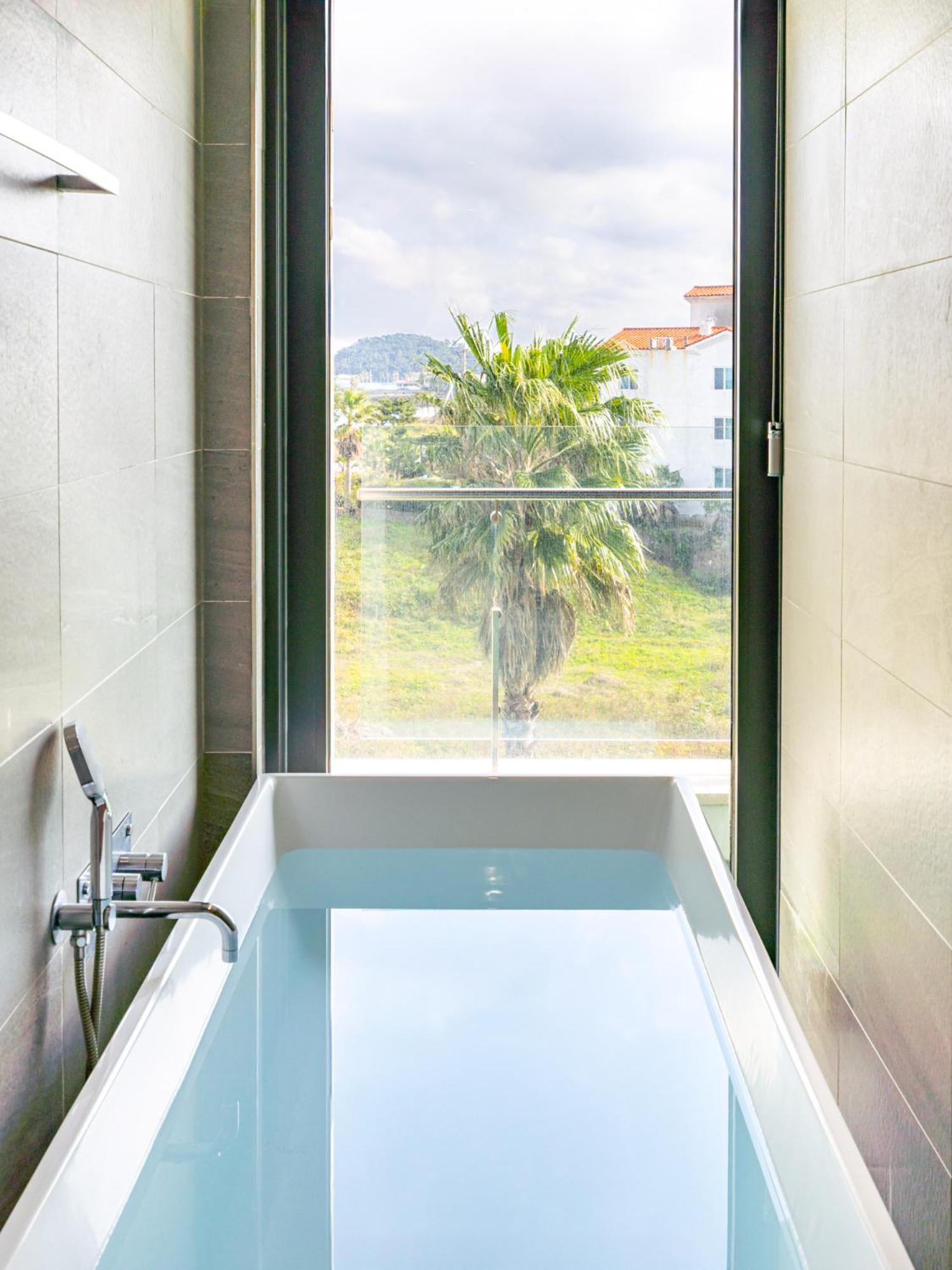 Jeju Attirance Hotel & Poolvilla Seogwipo Esterno foto